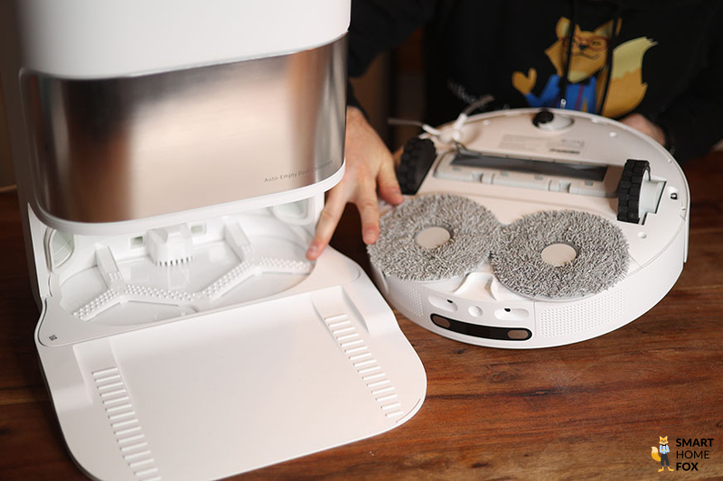 2 вращающиеся салфетки Dreame L10s Ultra видны снизу.